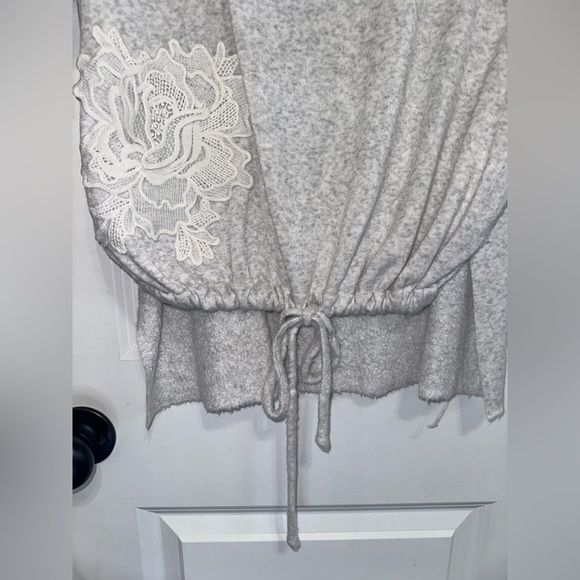 Hummingbird Grey Sweater Top - Picture 3 of 9